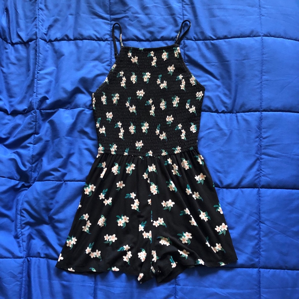 SOLD hollister romper